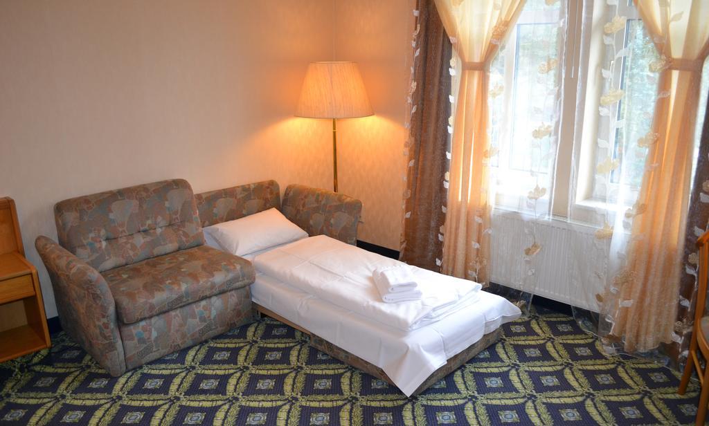 Hotel Zum Goldenen Hirsch Sankt Kilian Номер фото